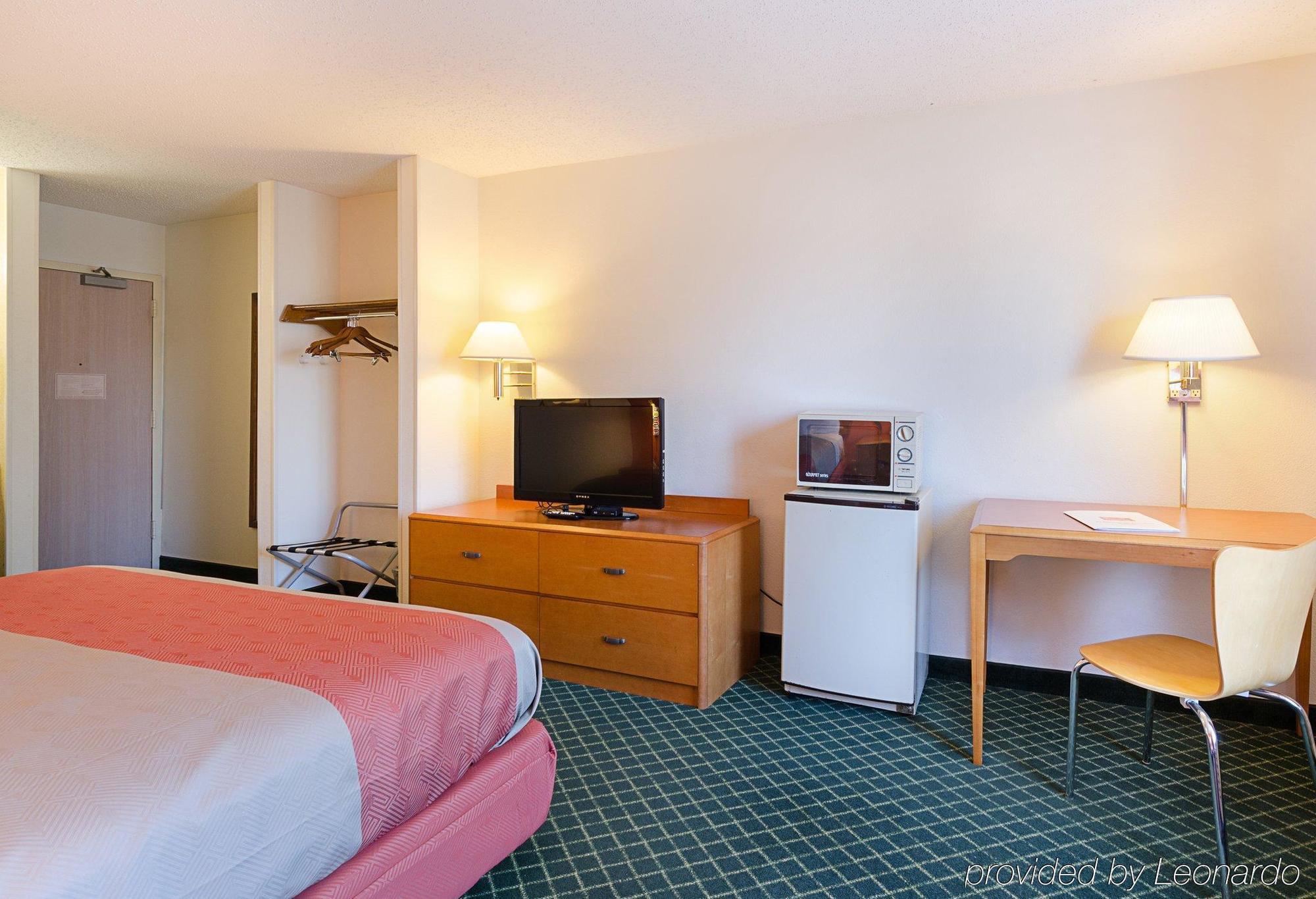 Econo Lodge Inn & Suites Johnson City Zewnętrze zdjęcie