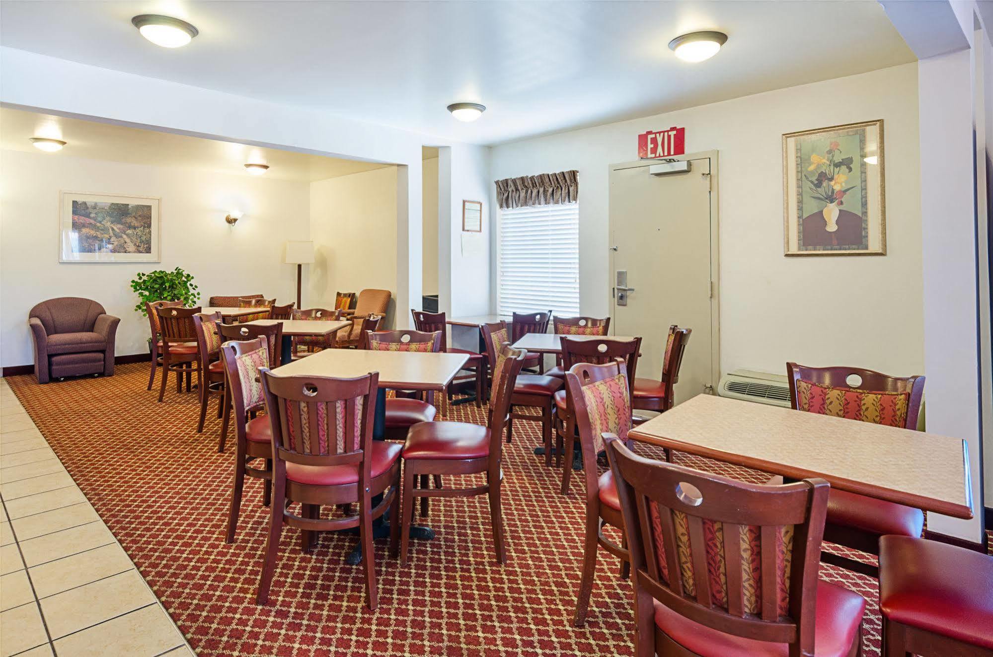 Econo Lodge Inn & Suites Johnson City Zewnętrze zdjęcie