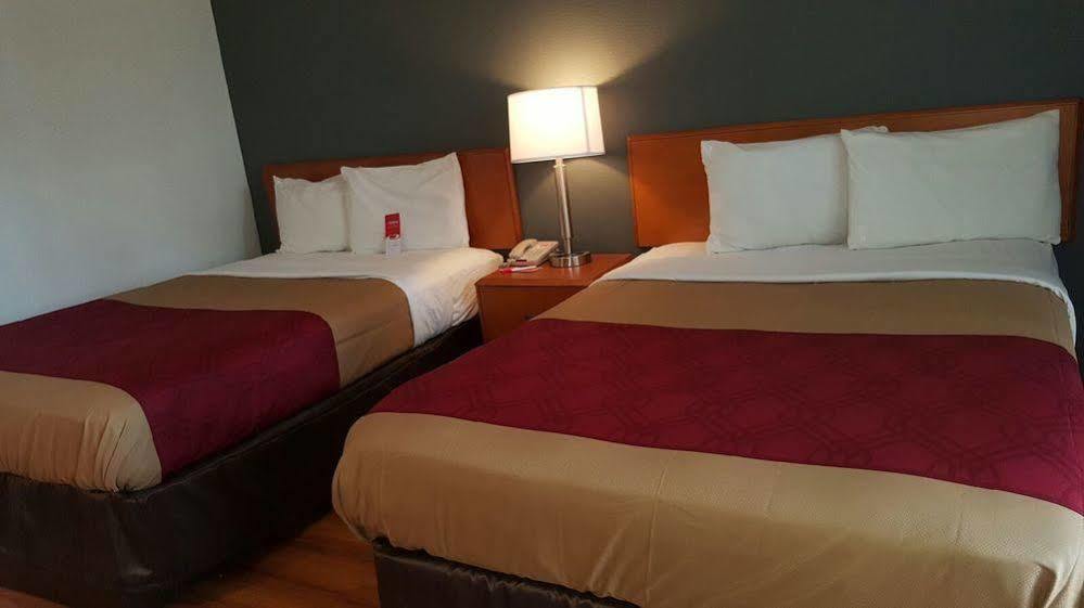 Econo Lodge Inn & Suites Johnson City Zewnętrze zdjęcie
