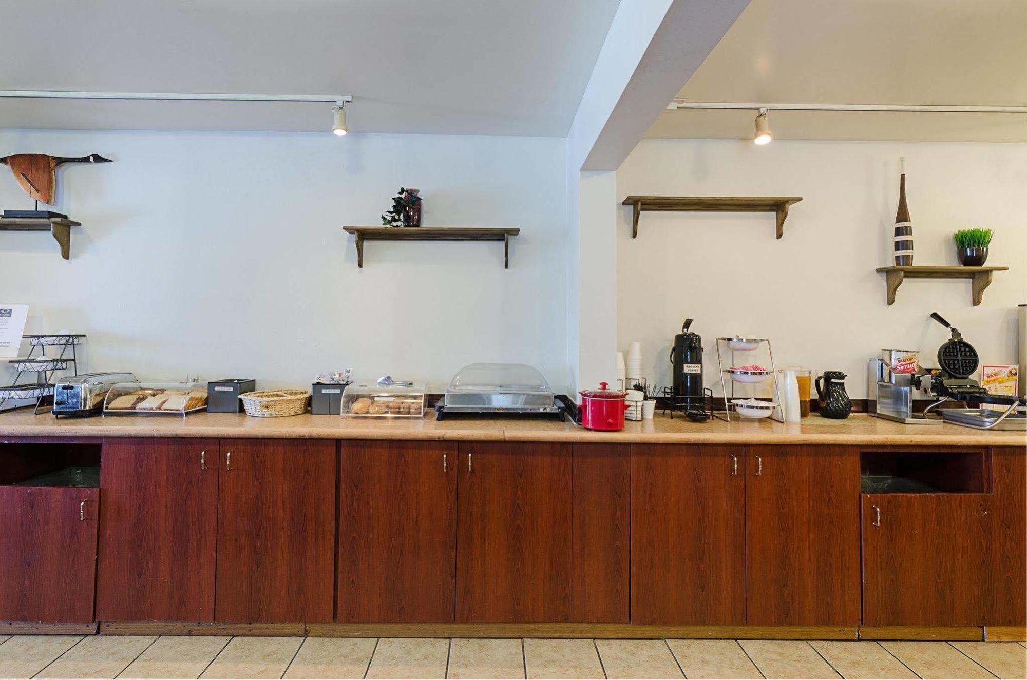 Econo Lodge Inn & Suites Johnson City Zewnętrze zdjęcie