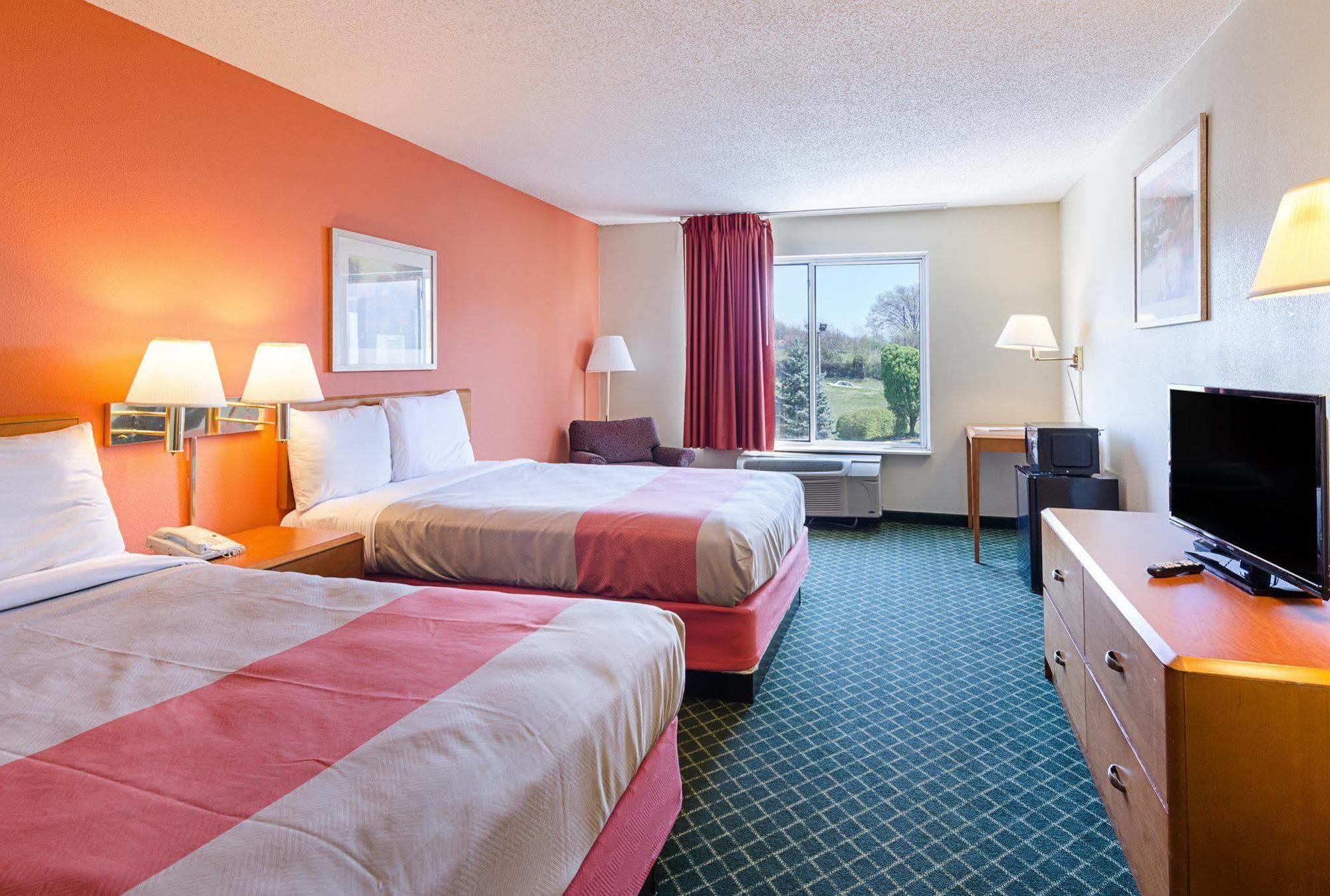 Econo Lodge Inn & Suites Johnson City Zewnętrze zdjęcie