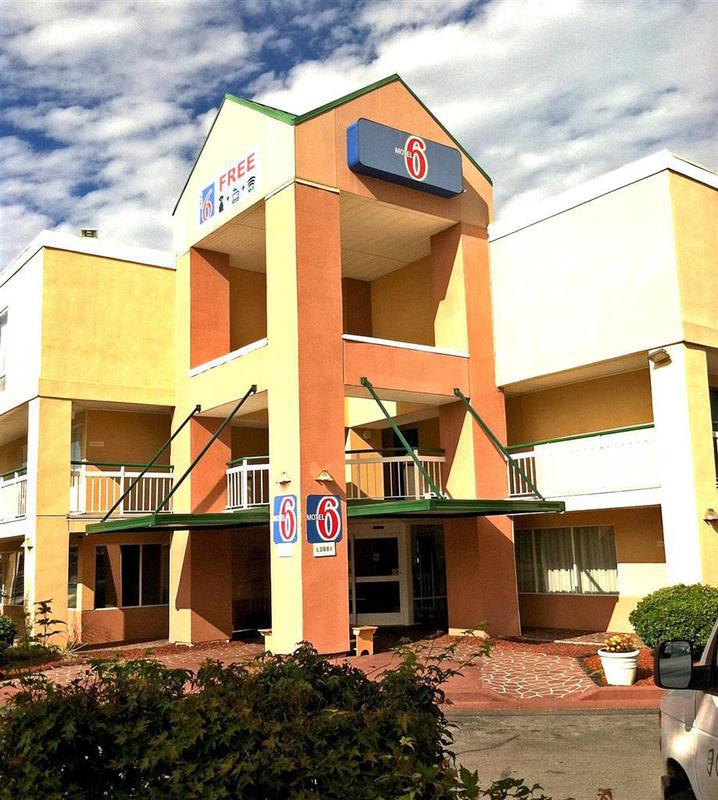 Econo Lodge Inn & Suites Johnson City Zewnętrze zdjęcie